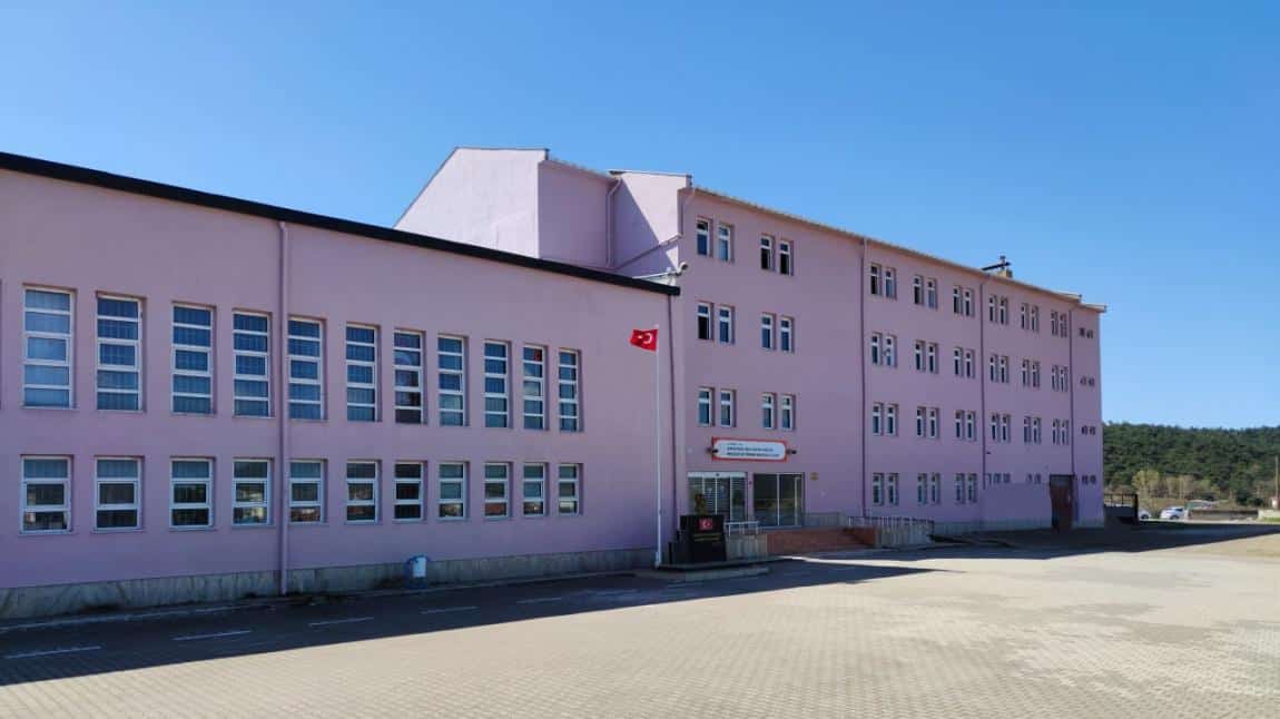 Karşıyaka Hacı Fatma Bodur Mesleki ve Teknik Anadolu Lisesi Fotoğrafı